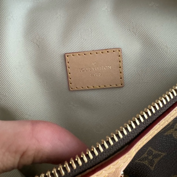 High Rise - Picture 8 of 12